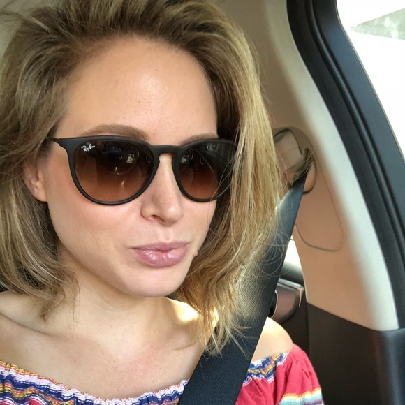 Meet your Posher, Hannah - Picture 1 of 1